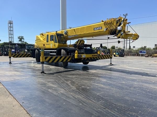 KATO Rough Terrain Cranes JMX10054