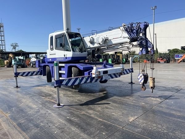 KATO Rough Terrain Cranes JMX11818