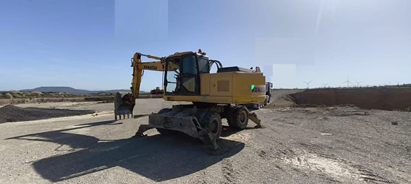 KOMATSU WHEEL EXCAVATORS JMX9255