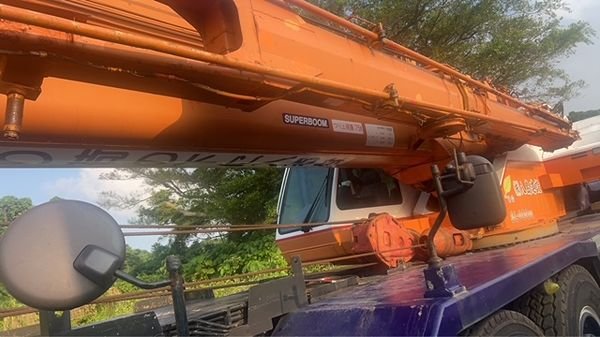 KATO Rough Terrain Cranes JMX9860
